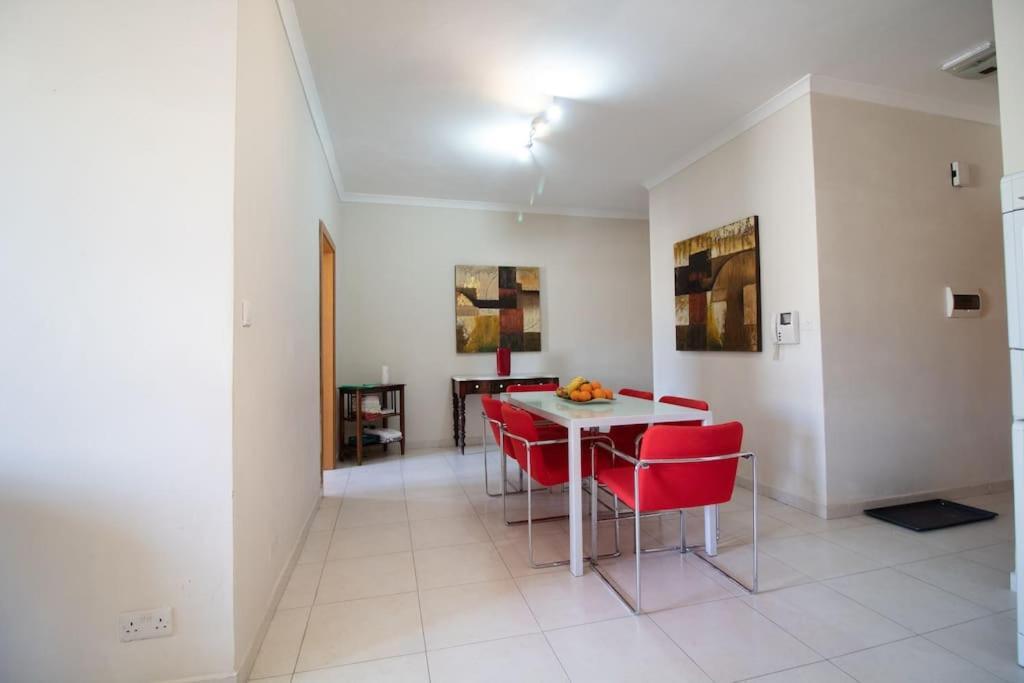 Modern Apt In The Heart Of Maltese Nightlife Saint Julian's Ngoại thất bức ảnh