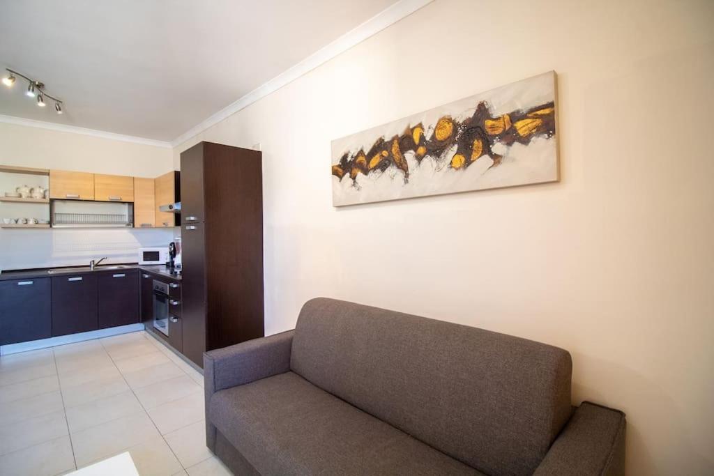 Modern Apt In The Heart Of Maltese Nightlife Saint Julian's Ngoại thất bức ảnh