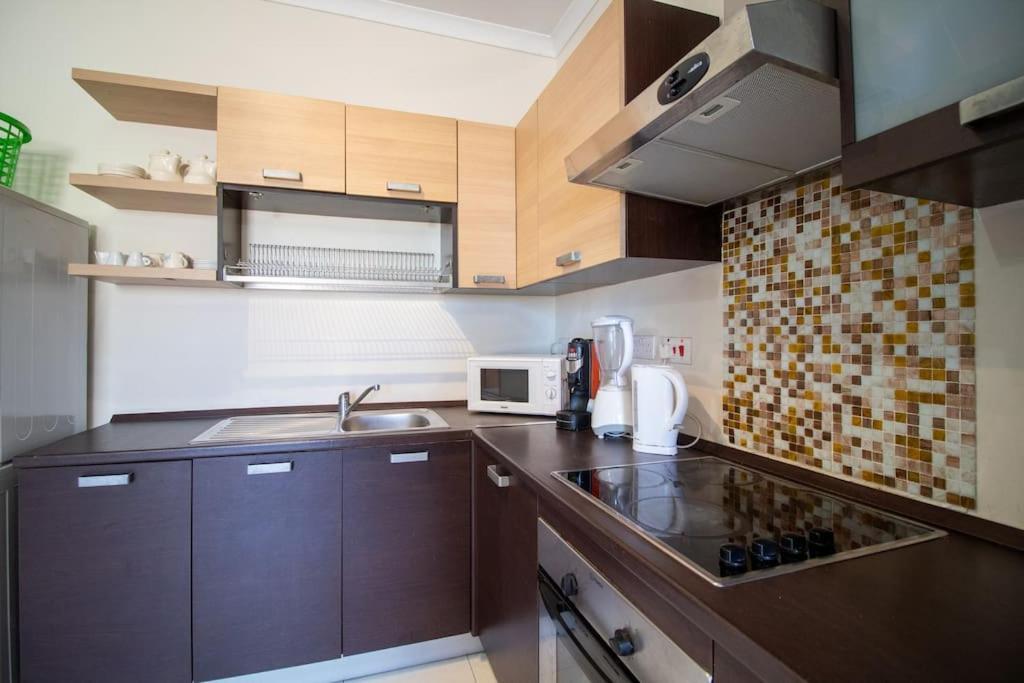 Modern Apt In The Heart Of Maltese Nightlife Saint Julian's Ngoại thất bức ảnh