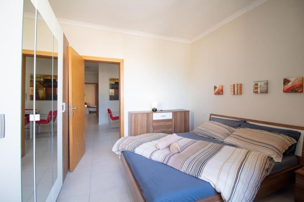 Modern Apt In The Heart Of Maltese Nightlife Saint Julian's Ngoại thất bức ảnh