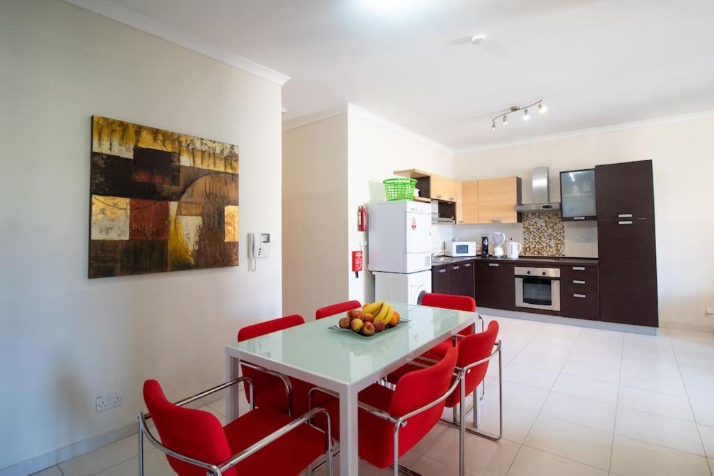 Modern Apt In The Heart Of Maltese Nightlife Saint Julian's Ngoại thất bức ảnh